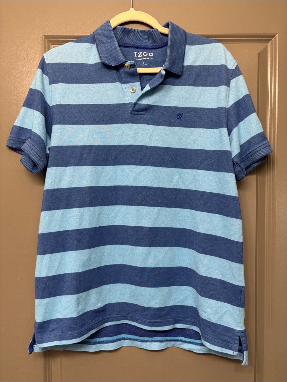 Izod Men's Blue and Light Blue Horizontal Stripe Polo